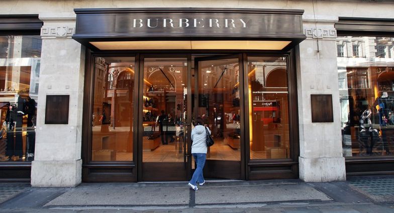 Tajemniczy inwestor chce przejąć producenta legendarnych płaszczy