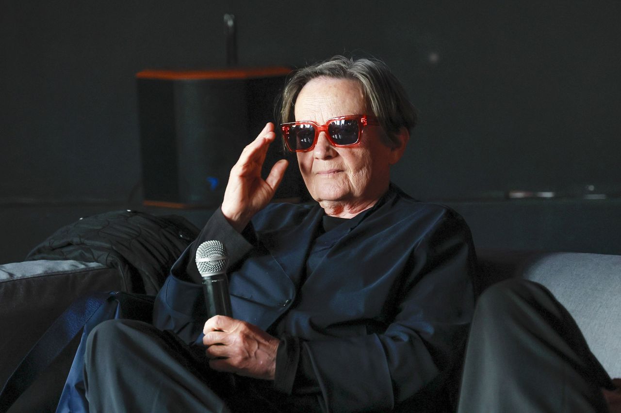 Dorastała w cieniu komunizmu. O śmierci ojca Holland dowiedziała się z gazet