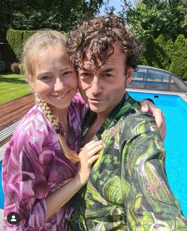 Piotr Rubik i Agata Rubik apelują o otwarcie szkół
