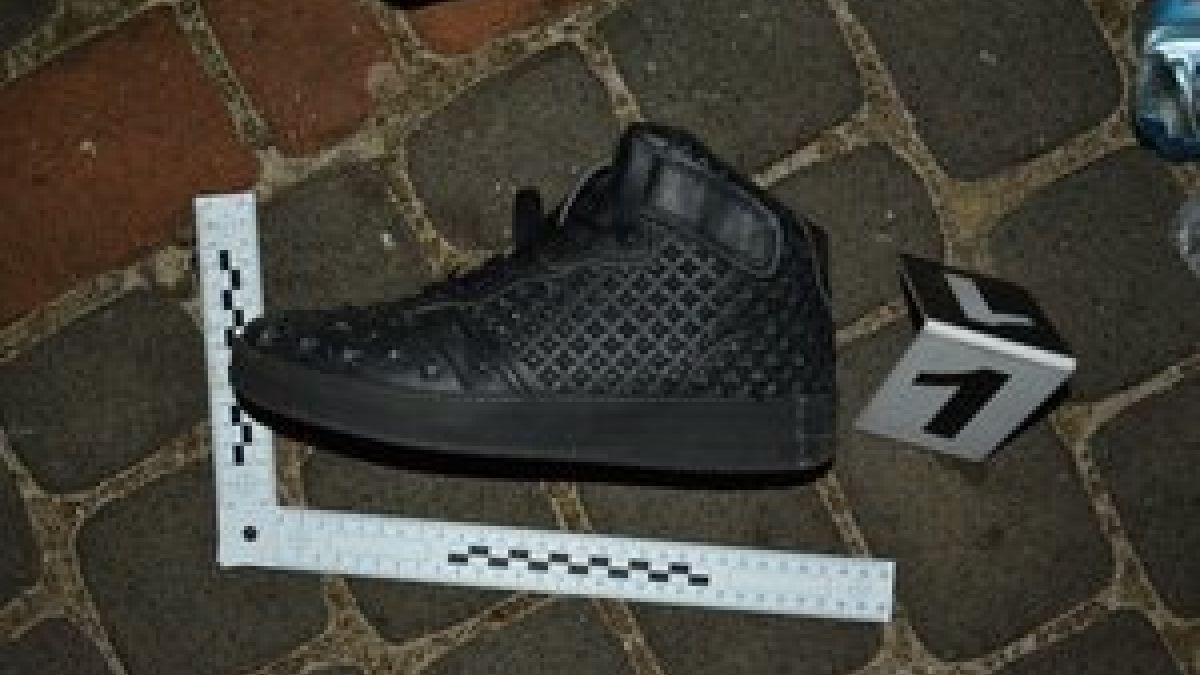 Uciekający napastnik zgubił buta