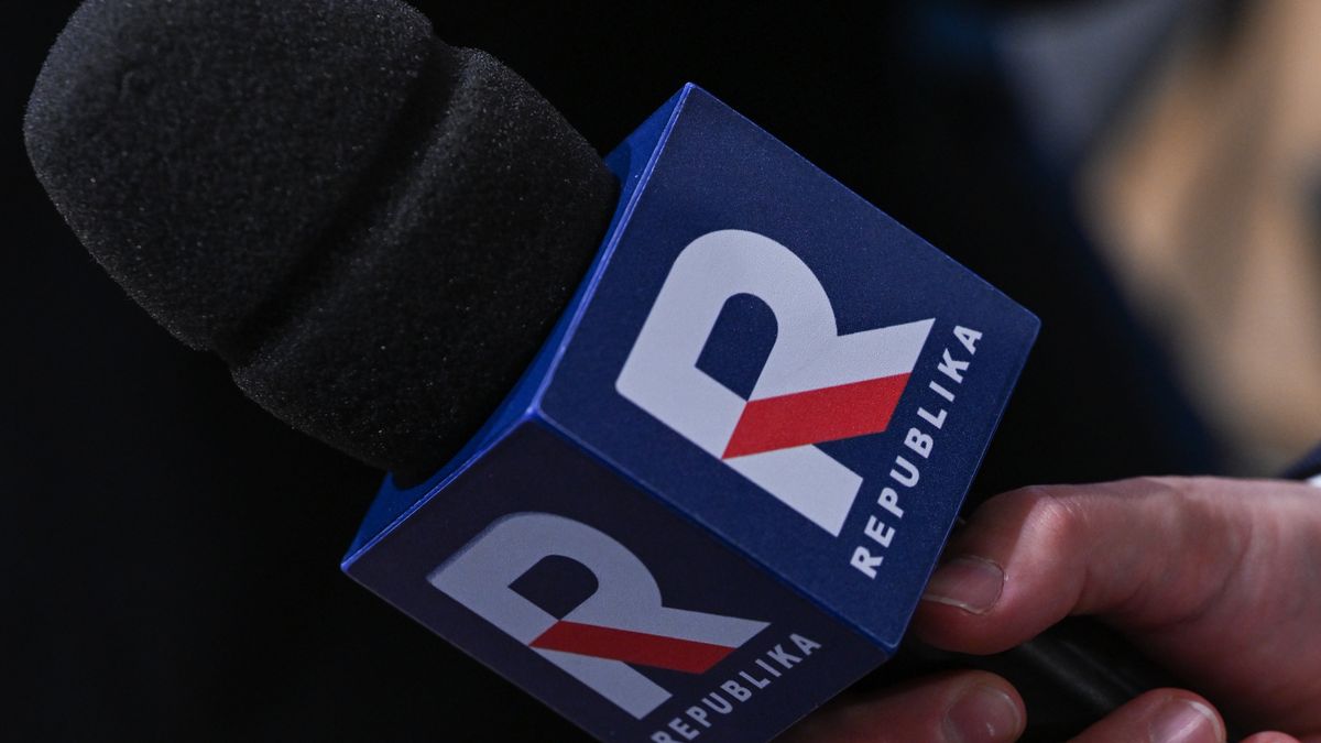 KRAKOW, POLAND - NOVEMBER 24:
A TV Republika microphone held by a TV reporter outside the venue where Karol Nawrocki was officially introduced as the Law and Justice party's candidate for the 2025 presidential election, on November 24, 2024, in Krakow, Poland.
The announcement came one day after the governing Civic Platform party nominated Rafal Trzaskowski as its candidate in the primaries. (Photo by Artur Widak/NurPhoto via Getty Images)