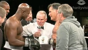 Romney i Holyfield zmierzyli się w ringu. Zebrali milion dolarów dla potrzebujących