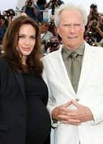 Angelina Jolie prawie jak Clint Eastwood