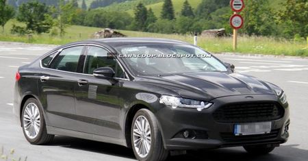 Nowy Ford Mondeo (2013) przyłapany w Alpach