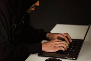 Kolejna próba oszustwa "na NFZ”. Można stracić dane i pieniądze. Jak się bronić?