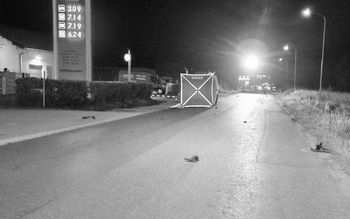 Dwie osoby nie żyją. Rowerzysta i motocyklista zderzyli się czołowo