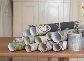 Tapeta wraca do łask. Nowe wzory całkowicie zmieniają wnętrza