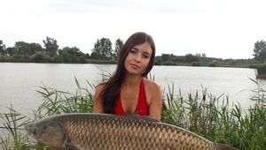 Łowi ryby. Mówi, jak reagują inne kobiety