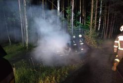 Pożar pod Złotowem. W lesie znaleźli auto
