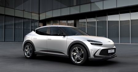 Genesis GV60 ma nawet tryb Drift. Koreańczycy oficjalnie pochwalili się nowym elektrykiem