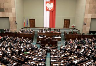 Wyższe pensje dla posłów i senatorów. Dostają za mało?