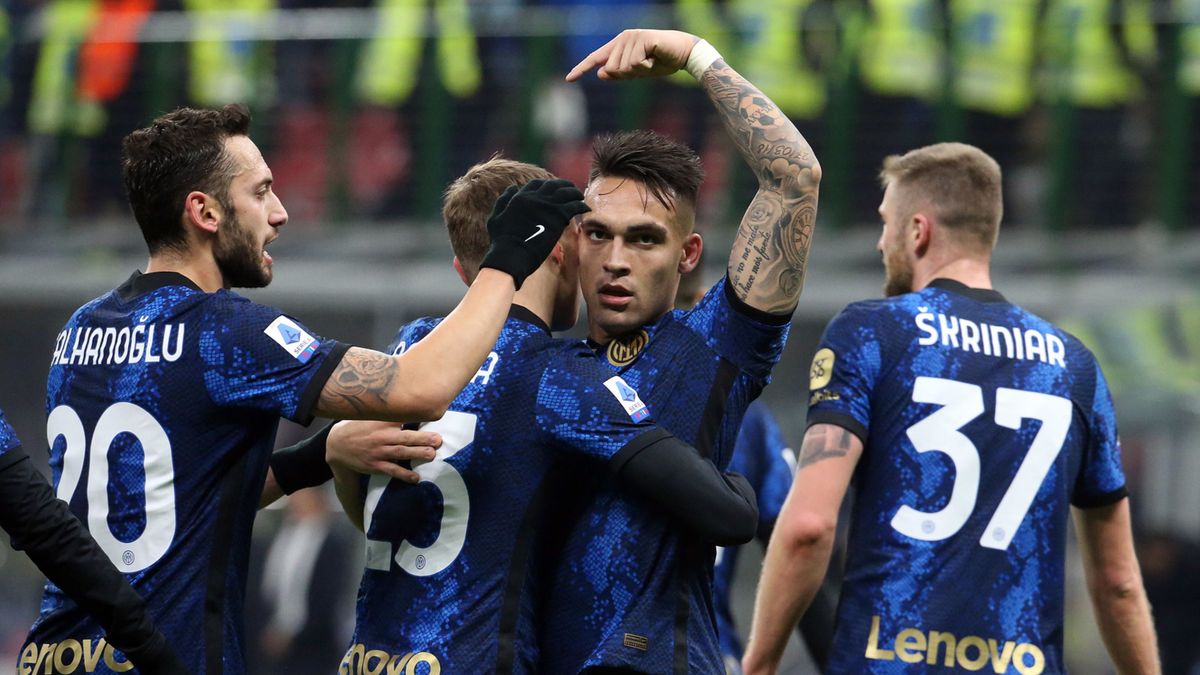 PAP/EPA / MATTEO BAZZI / Na zdjęciu: piłkarze Interu Mediolan