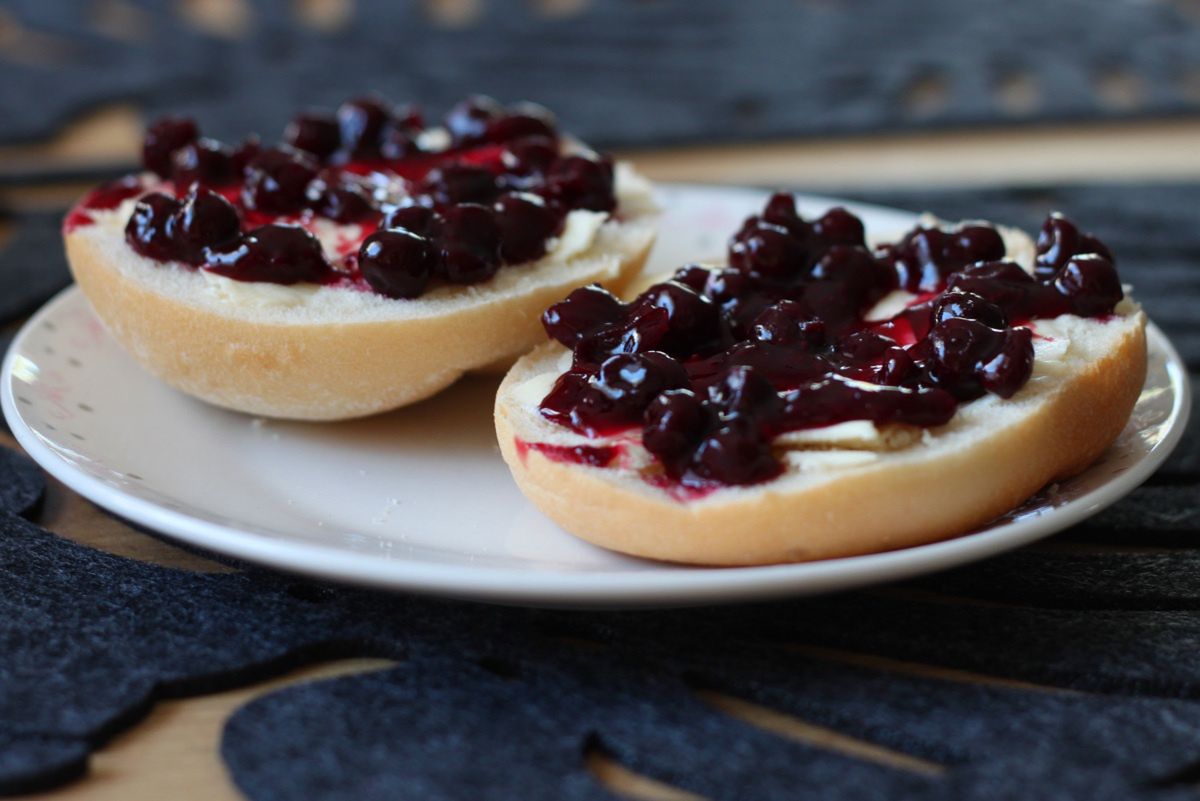 Wiele osób zaczyna dzień od takiego śniadania, a to najgorszy wybór. Cukier wystrzeli w kosmos