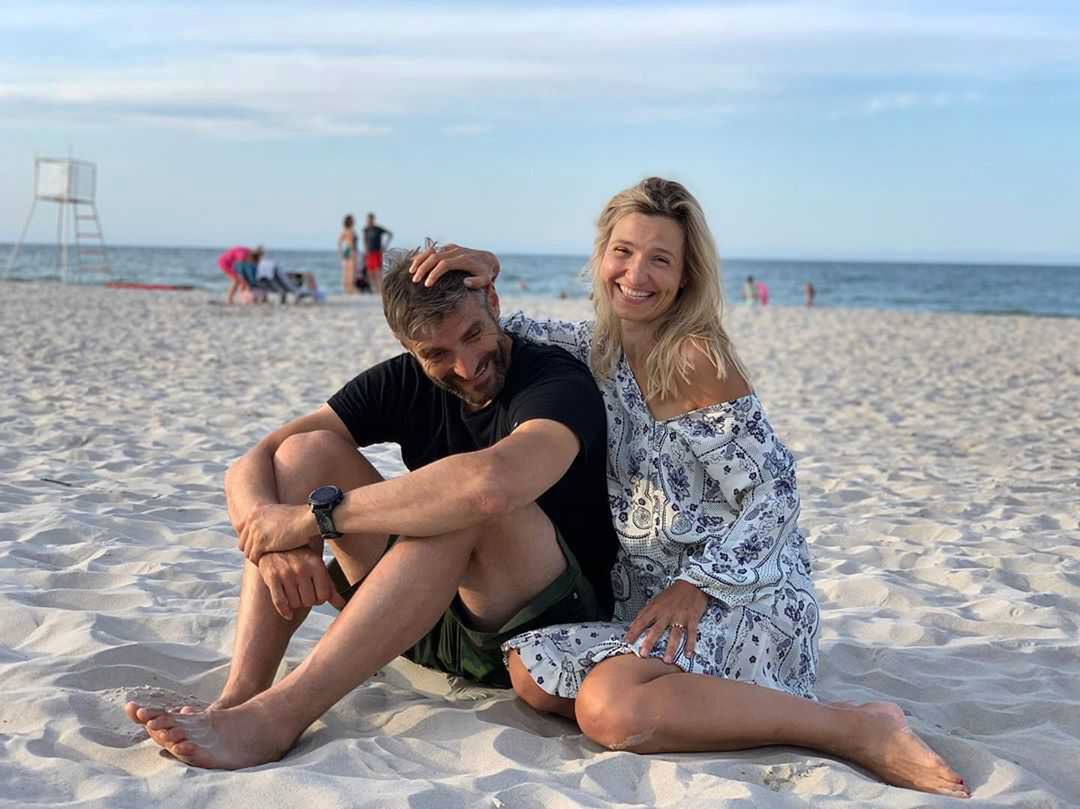 Joanna Koroniewska i Maciej Dowbor w romantycznej sesji w Juracie,