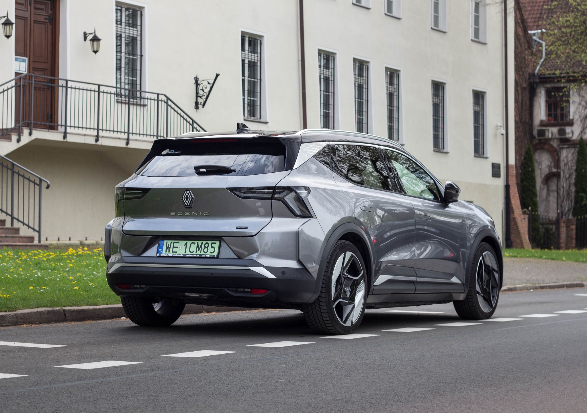 Renault Scenic E-Tech iconic long range