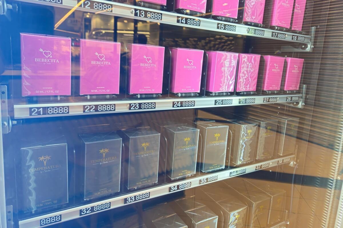 Automat z perfumami Skolima w galerii VIVO! Lublin