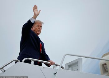 Trump znów uderza w CNN. Dziennikarz nie mógł wejść do samolotu