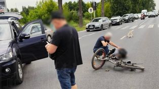 Potrącenie rowerzysty w Markach. Występują duże utrudnienia w ruchu