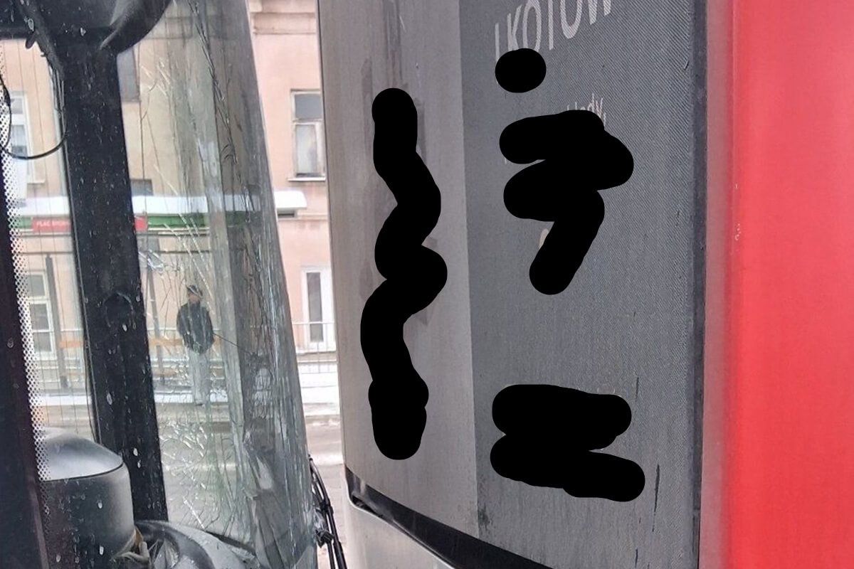 Autobus linii nr 25 uderzył w tył autobusu linii nr 3