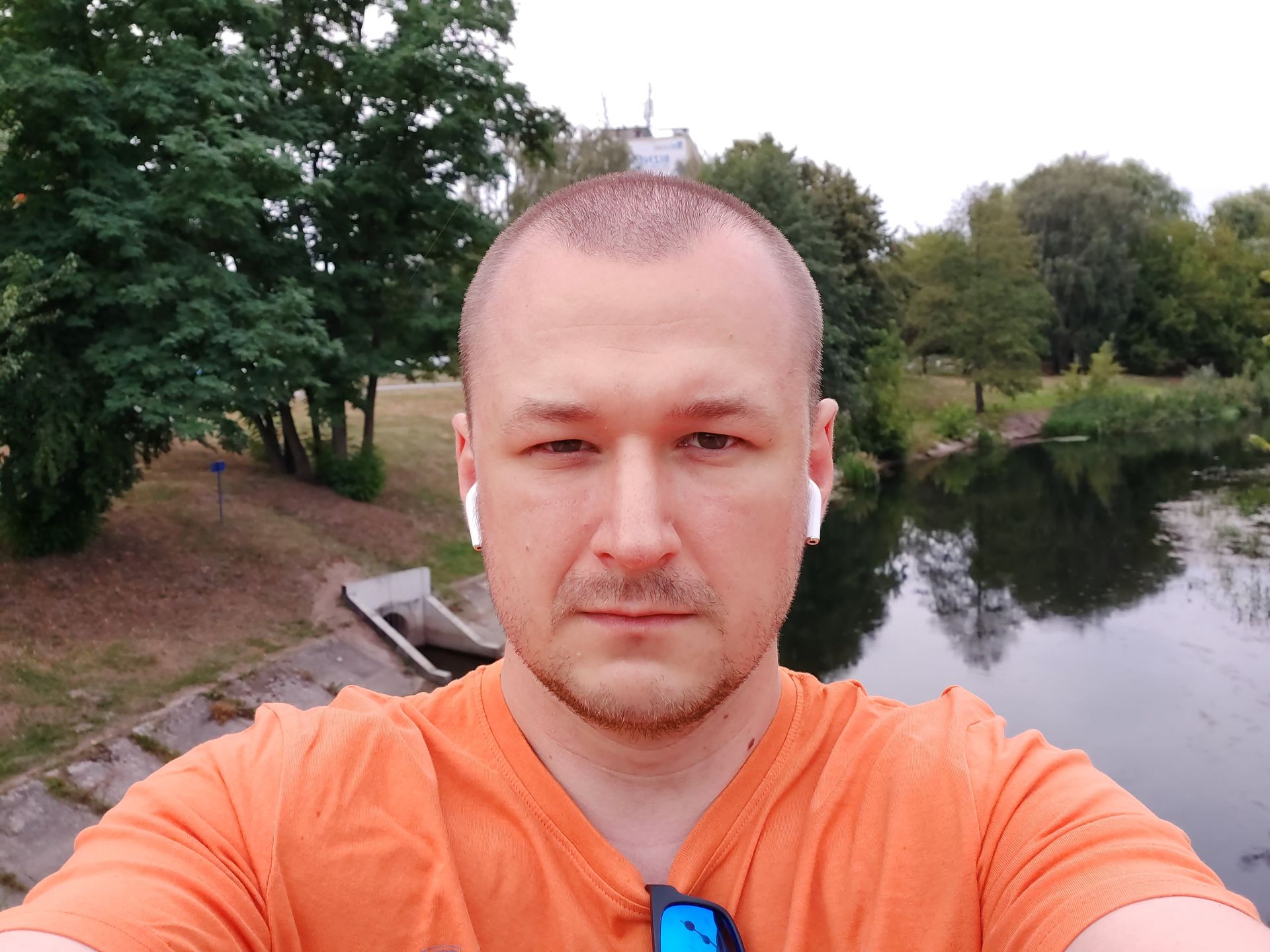 Samsung Galaxy A80 kontra przedni aparat Galaxy S10. Czy obracana kamera ma sens? 2