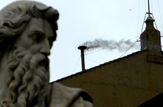 Czarny dym nad kaplicą. Dziś nie będzie nowego papieża