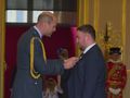 Ma zaledwie 19 lat. Został uhonorowany przez księcia Williama