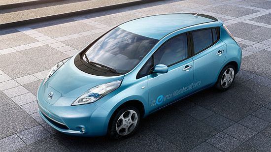 Elektryczne auto Nissana może być niebezpieczne dla przechodniów! 1