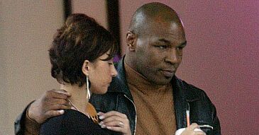 Mike Tyson męską prostytutką