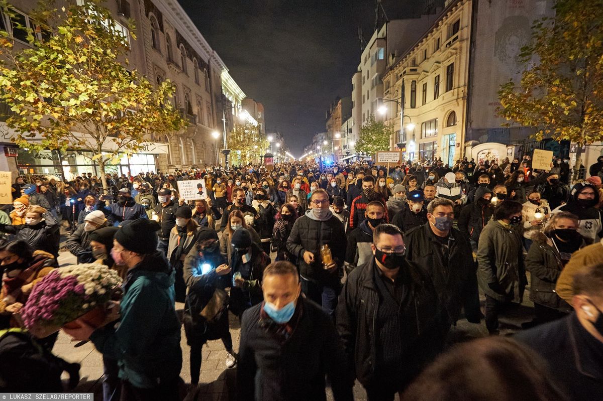Strajk Kobiet trwa już ponad tydzień. Na ulice polskich miast wyszły setki tysięcy protestujących (na zdjęciu Łódź)