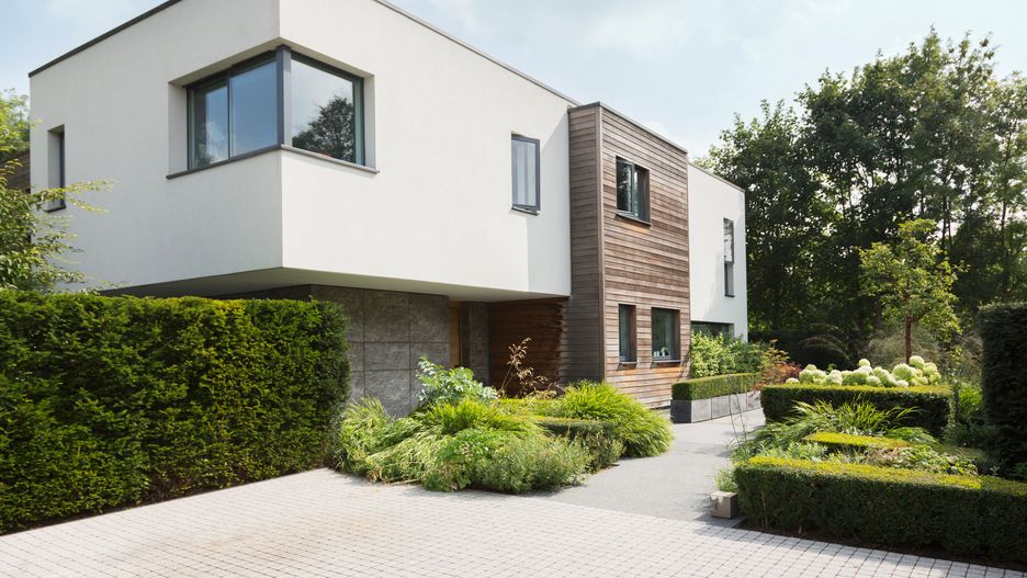 hedge, modern, house, absence, architecture, calm, day, domestic, garden, growth, landscaped, lifestyle, low angle, luxury, nature, no people, nobody, outdoors, sunny, wealth
