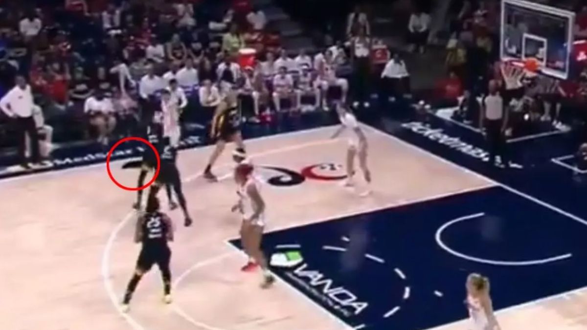 Twitter / x.com/BricksCenter / Na zdjęciu: incydent podczas meczu WNBA Washington Mystics vs Phoenix Mercury