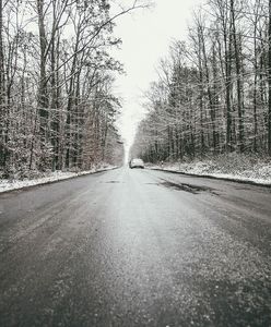 Gęste mgły i gołoledź. Piątek przyniesie bardzo niebezpieczną pogodę