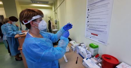 Szczepienia na COVID. Trwają zapisy wśród pracowników żłobków i klubów dziecięcych oraz pieczy zastępczej