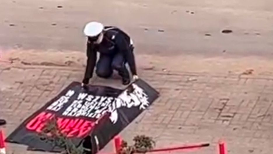 Policja zwija plakaty antyaborcyjne 
