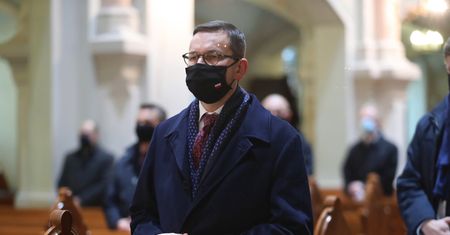 Morawiecki: zamówiliśmy ok. 80 tys. dawek remdesiviru. WHO: ten lek nie działa
