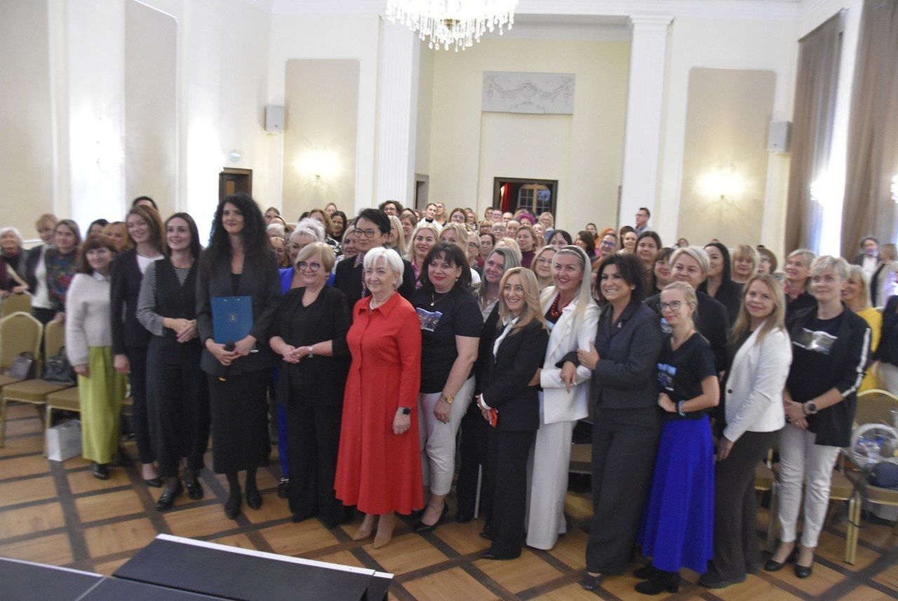 Wałbrzych: Spotkanie jakiego jeszcze nie było. Na Zamku Książ przekonano się, że "Wojewoda jest kobietą"