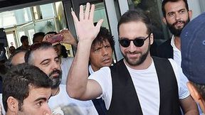 Gonzalo Higuain przywitany w Turynie (galeria)