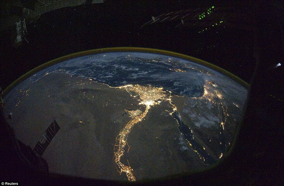 Co widzi astronauta z okna Międzynarodowej Stacji Kosmicznej? 3