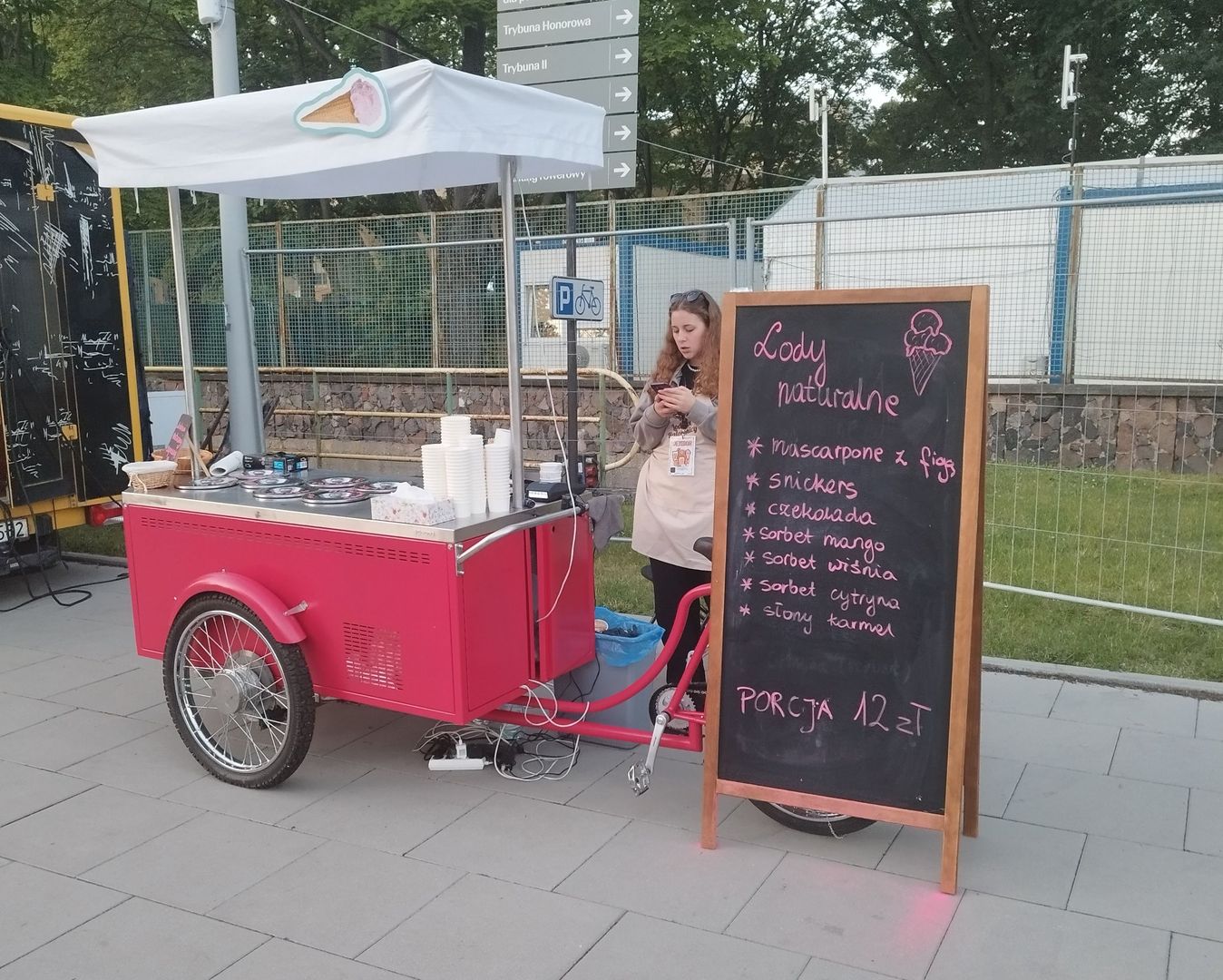 Strefa gastronomiczna na Orange Warsaw Festival