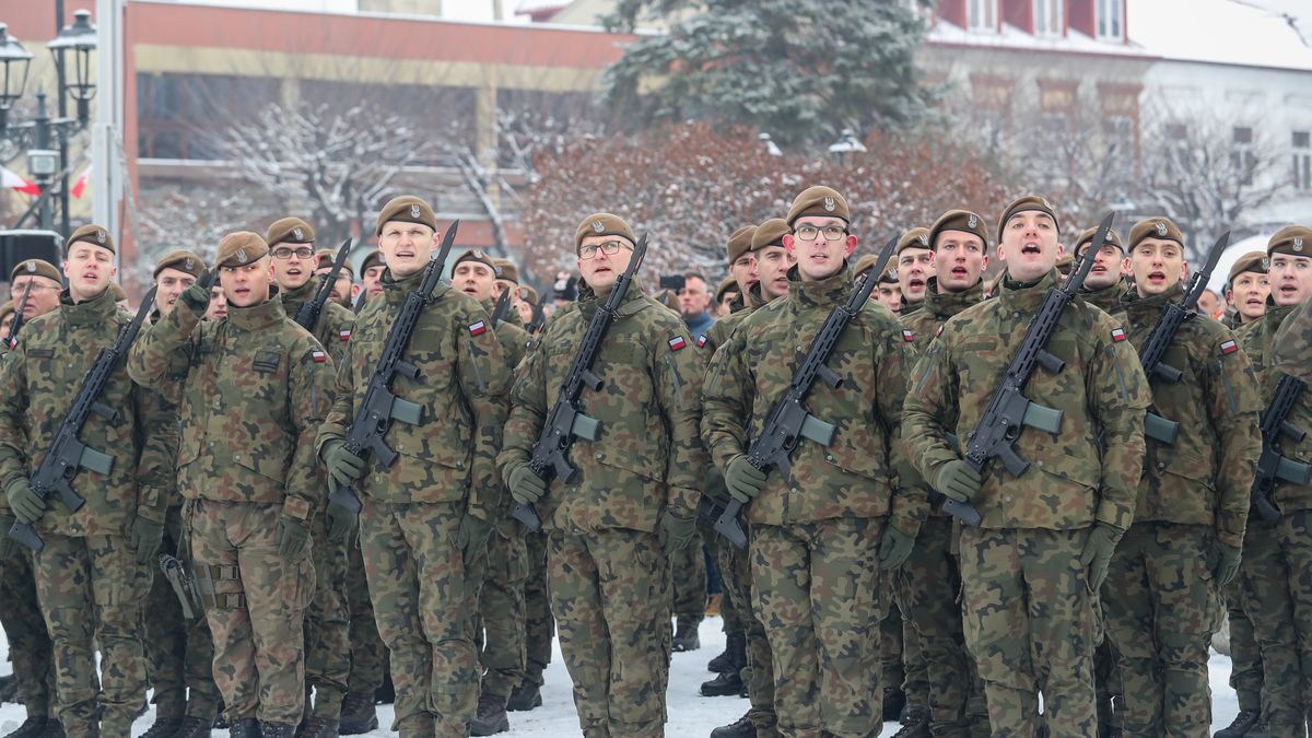 �o�nierze
Roman Zawistowski
9 �BOT, ��dzka Brygada, obrona terytorialna, przysi�ga, rota, terytorialsi, wojsko, wojsko polskie, wojskowa, WOT, �o�nierze