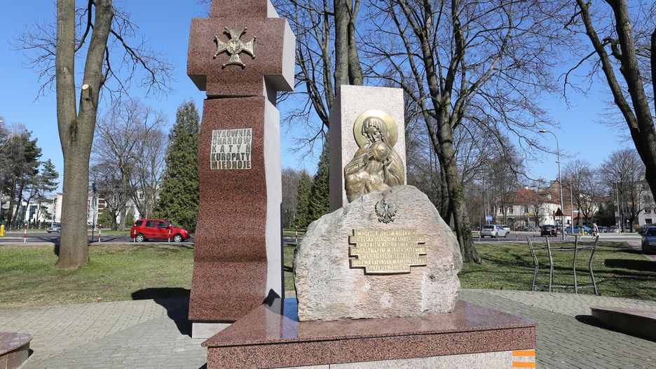 Pomnik i Krzyż Katyński w Białymstoku. Miasto otworzyło oferty na remont monumentu