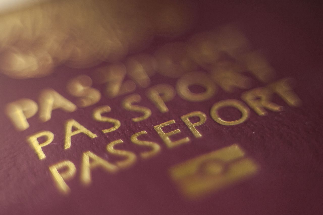 MSWiA stawia na rozwój usług elektronicznych. Proponuje zmiany w przepisach paszportowych - Paszport