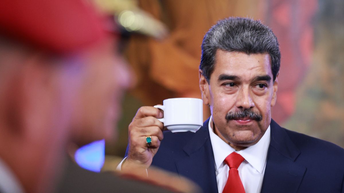 CARACAS, VENEZUELA - AUGUST 2: President Nicolas Maduro holds a cup before a press conference after testifying before the electoral chamber at the main headquarters of the Supreme Court of Justice (TSJ)  on August 2, 2024 at the Miraflores presidential palace in Caracas, Venezuela. Nicolas Maduro was declared as winner of the 2024 presidential election by the National Electoral Council while opposition leader Maria Corina Machado and candidate Edmundo Gonzalez claimed that the final result was not what Venezuelans decided during the election. Maduro requested the Supreme Tribunal of Justice to investigate the election to confirm his victory. (Photo by Jesus Vargas/Getty Images)