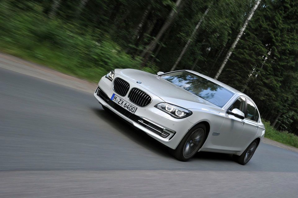 BMW serii 7 na rok 2013 - megagaleria niemieckiego okrętu flagowego 16