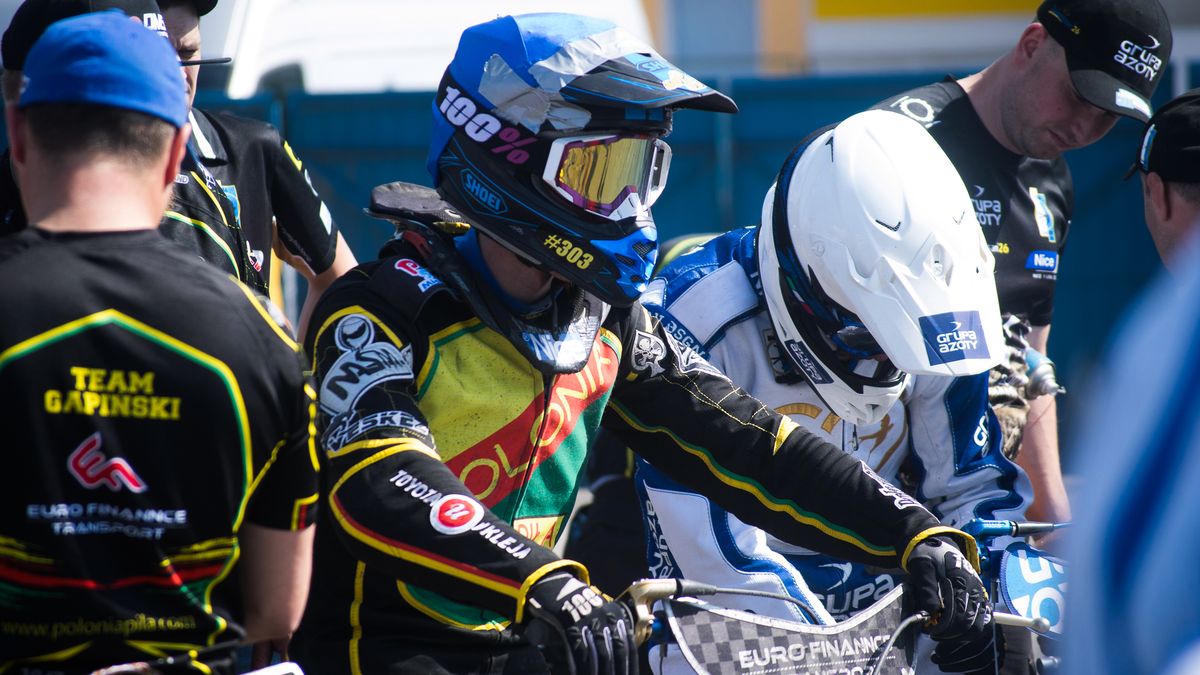 WP SportoweFakty / Jakub Barański / Adrian Cyfer w barwach pilskiej Polonii oczekuje wyjazdu na tor