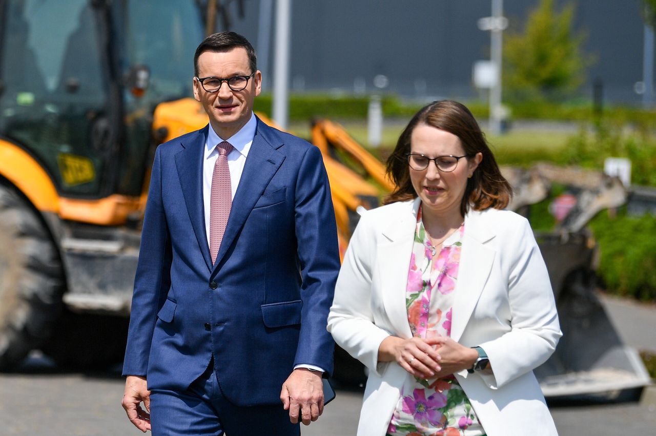 Tyle zarabiają ministrowie rządu Mateusza Morawieckiego. Dostają więcej niż premier