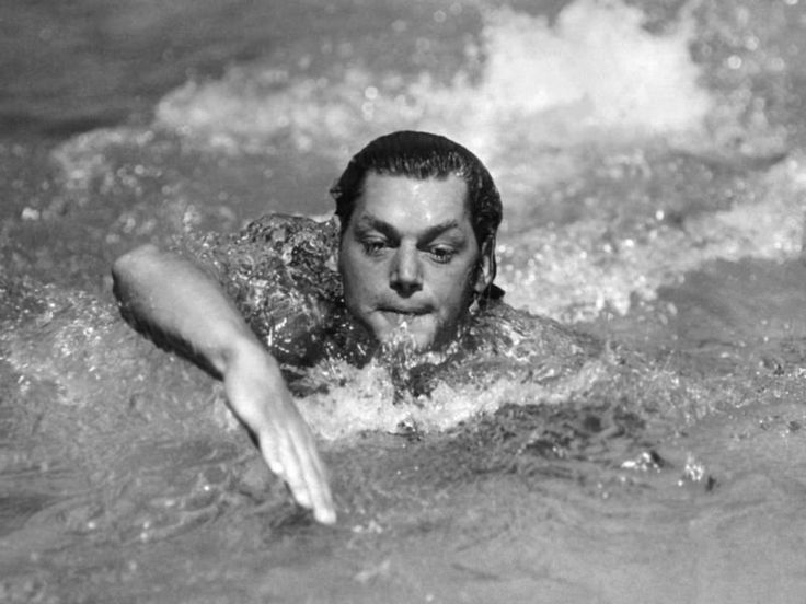 Historia pływania: Johnny Weissmuller - pływak i aktor źródło: https://theolympians.co/