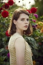 Lucy Boynton w filmowej biografii J.D. Salingera