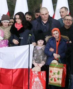 150 osób przybyło z Kazachstanu do Warszawy. "Bardzo jestem szczęśliwa, że jesteśmy dzisiaj na tej polskiej ziemi"