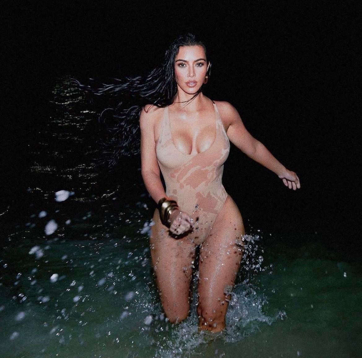 Khloe Kardashian komplementuje Kim